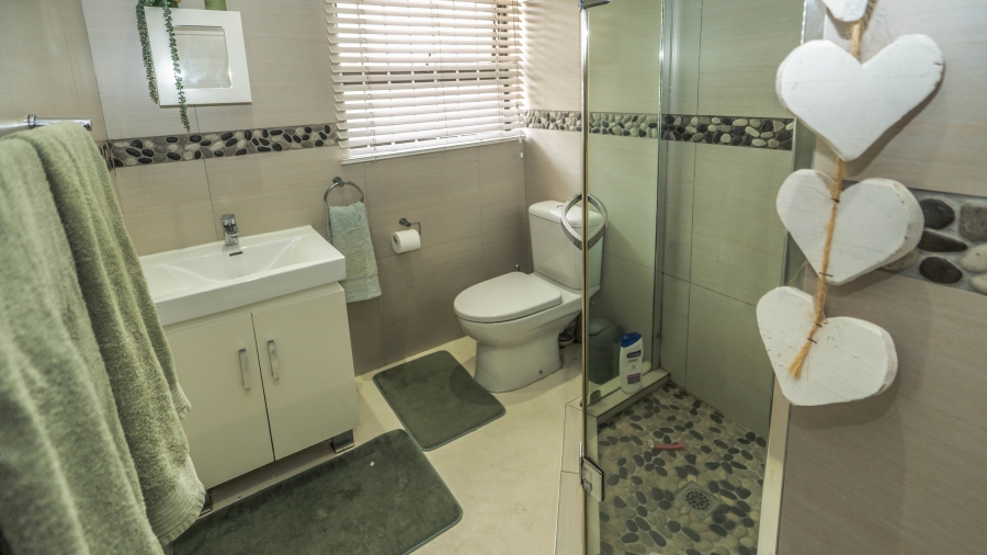 4 Bedroom Property for Sale in De La Haye Western Cape